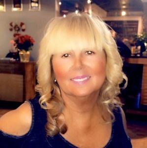 Meet your Posher, Debbie